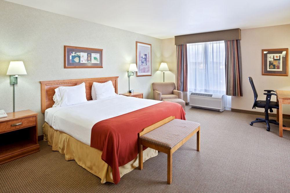 Holiday Inn Express Hotel & Suites Idaho Falls By Ihg Kamer foto